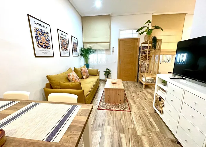 Quiet Studio in Málaga Old Town, walk everywhere Appartamento *